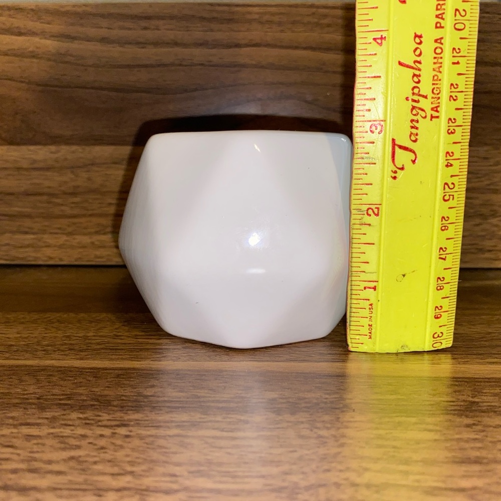 Geometric Floral Container - Picture 3 of 3